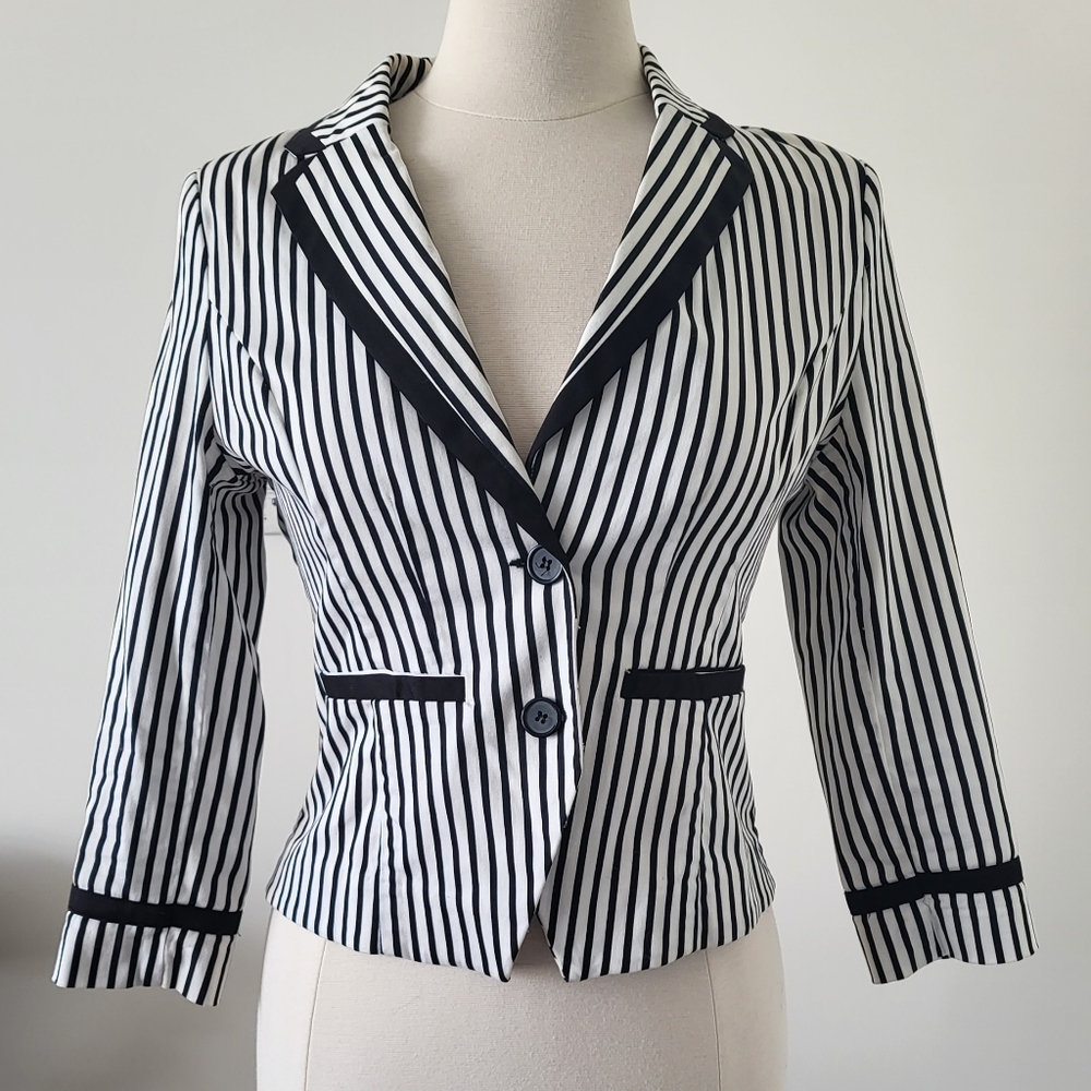 Sans Souci Beetlejuice jacket vertical stripes white and black MEDIUM